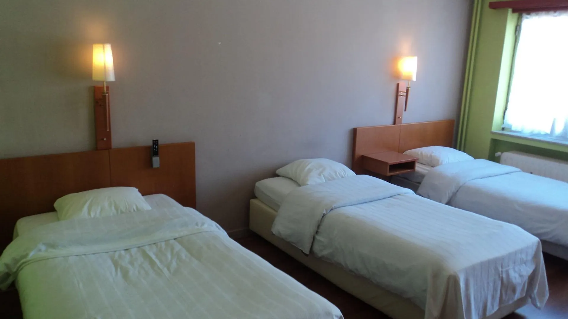 Albert Hotel Saint-Josse-ten-Noode 2*, Brusel
