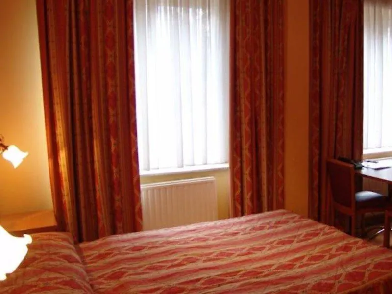 Albert Hotel Saint-Josse-ten-Noode 2*, Brusel